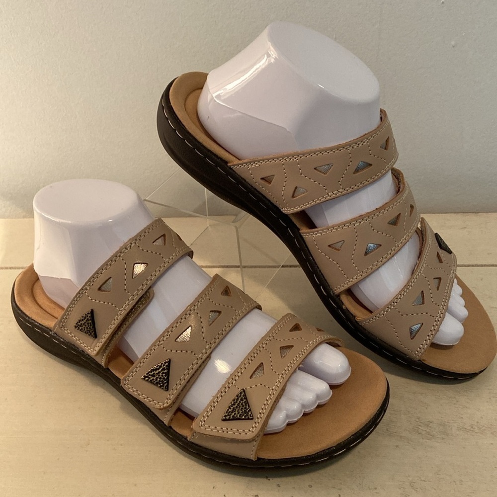 Clarks Collection Laurieann Nora Leather Sandal Sand 8.5M